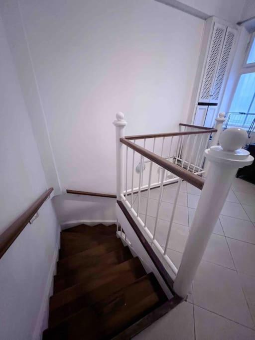 11# Sunflower Cozy Apartment Budapest Bagian luar foto