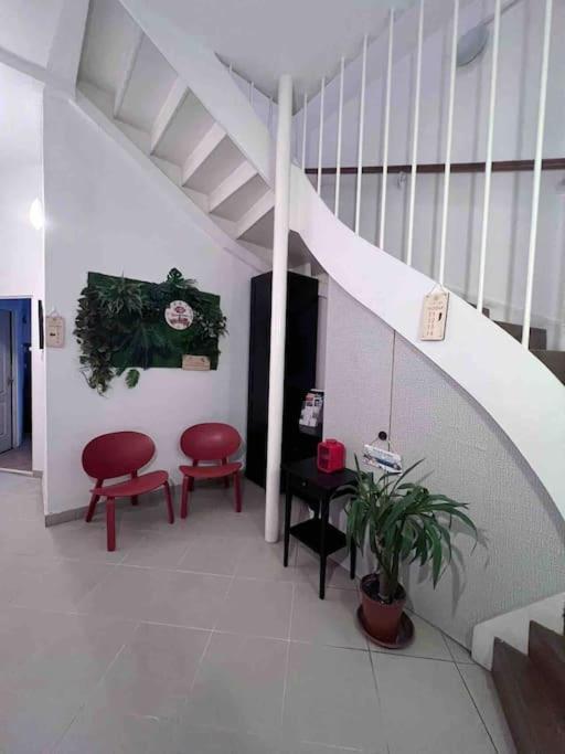 11# Sunflower Cozy Apartment Budapest Bagian luar foto